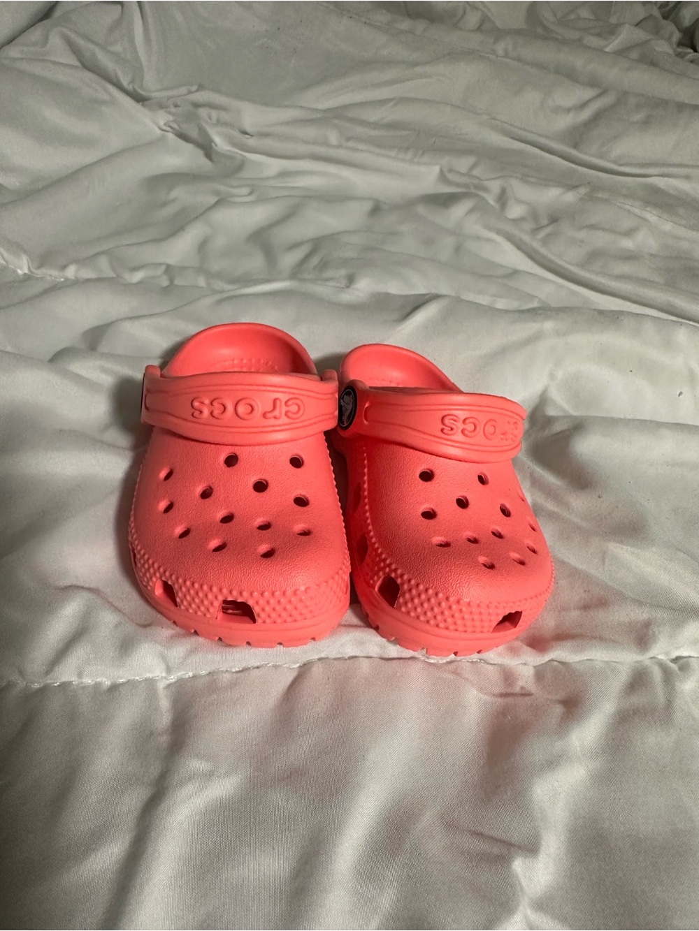 CROCS Kids Classic Clog in Coral Pink
